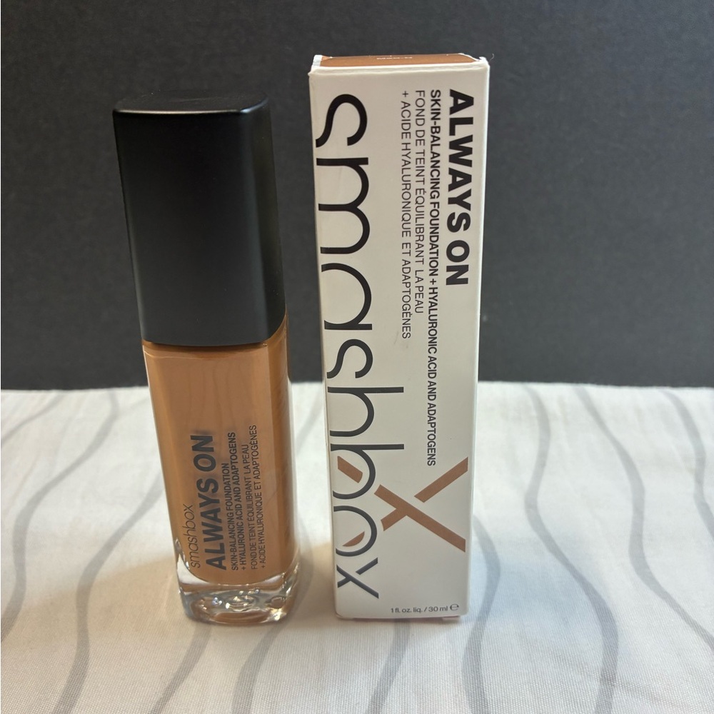 PreOwned Smashbox Always On Foundation - Tan